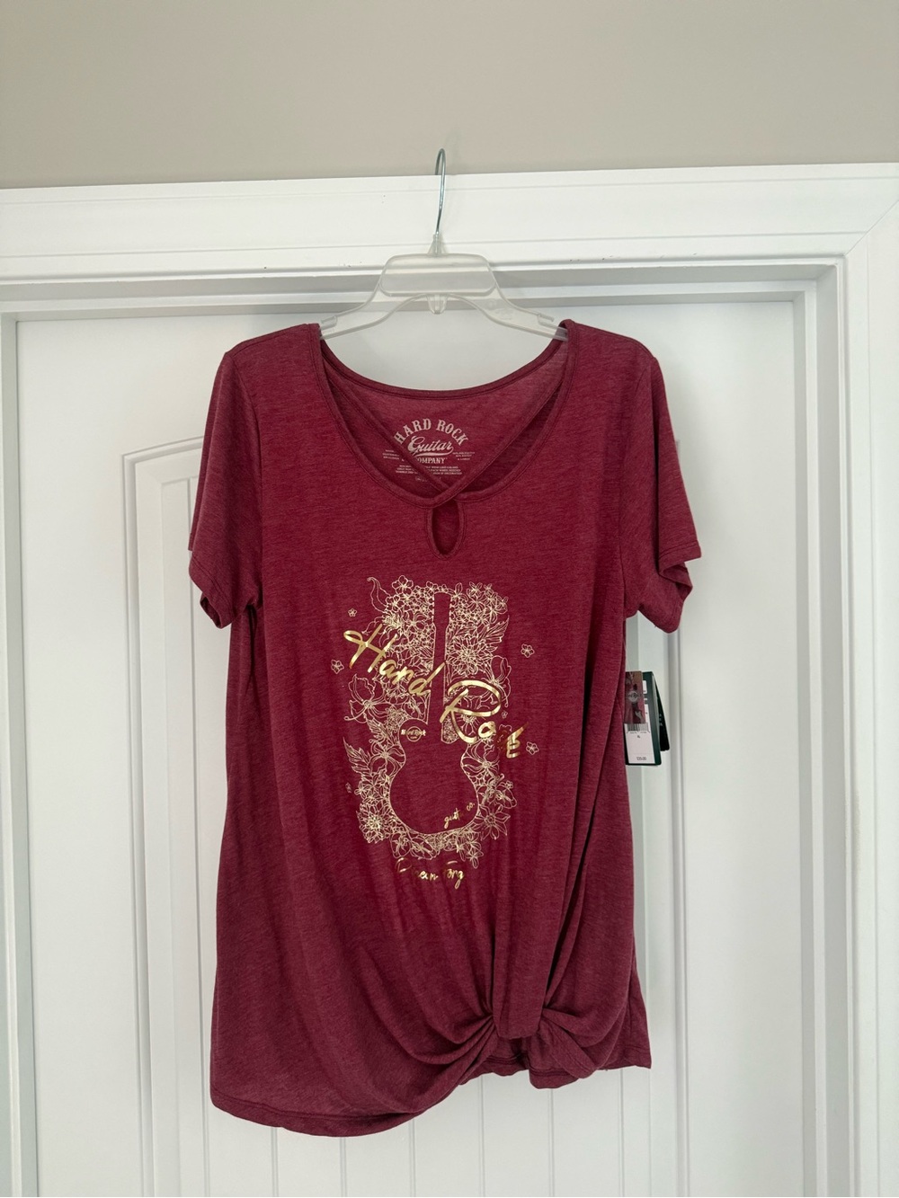 Hard Rock Cafe Burgundy Short Sleeve Graphic Tee with Front Twist